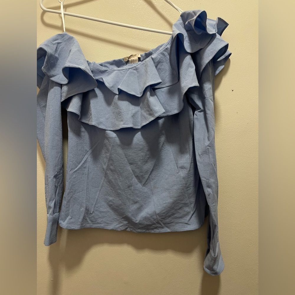 H&M Blue Ribbed Asymmetrical Off Shoulder Ruffle Apron LS Stretch Top